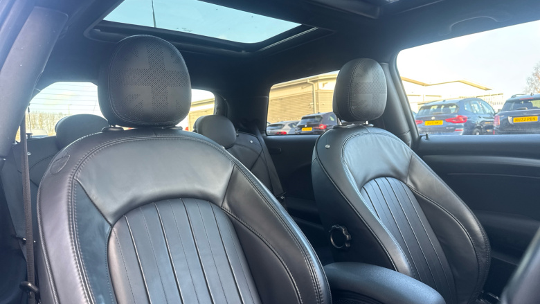 MINI Hatchback 2.0 Cooper S Exclusive Premium Plus 3dr Auto Petrol Hatchback